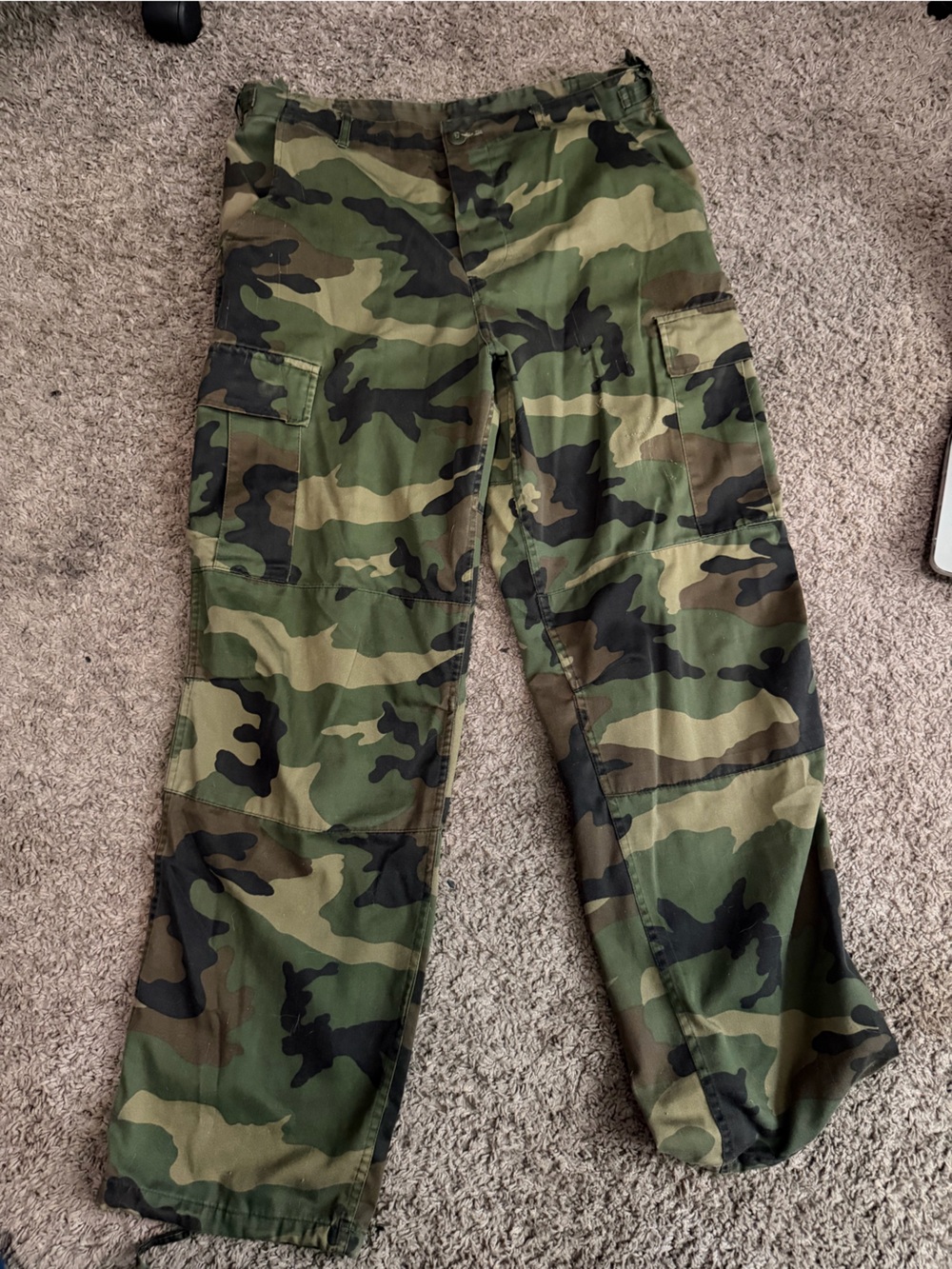 Men's Duck Bay Size 36 Camo Cargo Pants with Multiple Pockets